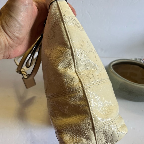 COACH Signature C patent leather tote - Picture 4 of 11